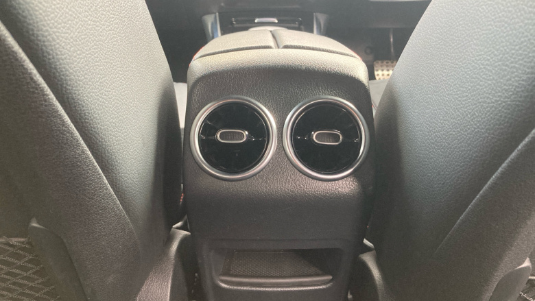 Mercedes-Benz GLB 200 AMG Line Premium 5dr 7G-Tronic Petrol Estate